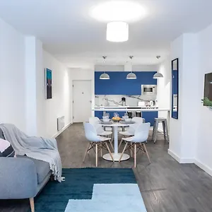 Bells Court - City Centre, Opulent Living Serviced Apartment Sheffield